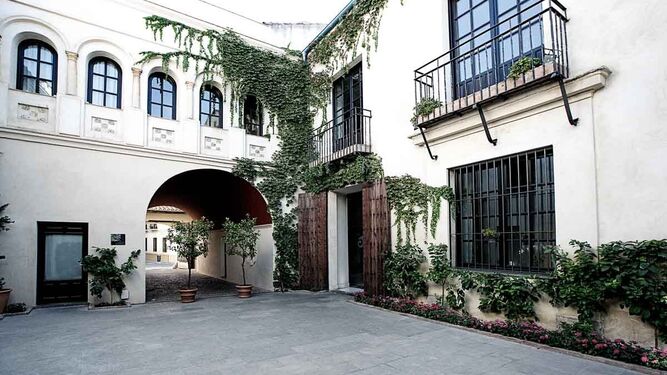 Uno de los grandes atractivos del Hotel Hospes Palacio del Bailío son sus maravillosos patios
