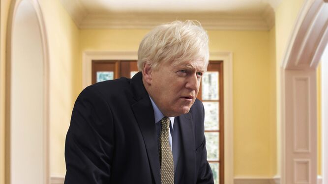 Kenneth Branagh interpreta el papel de Boris Johnson en la serie.