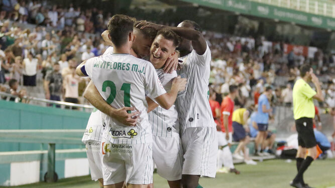 Javi Flores, Carracedo, Casas y Diarra celebran un gol ante Unionistas de Salamanca.
