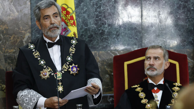 El presidente del Tribunal Supremo, Carlos Lesmes, ante el rey Felipe VI, interviene en el acto de apertura del Año Judicial 2022/2023.