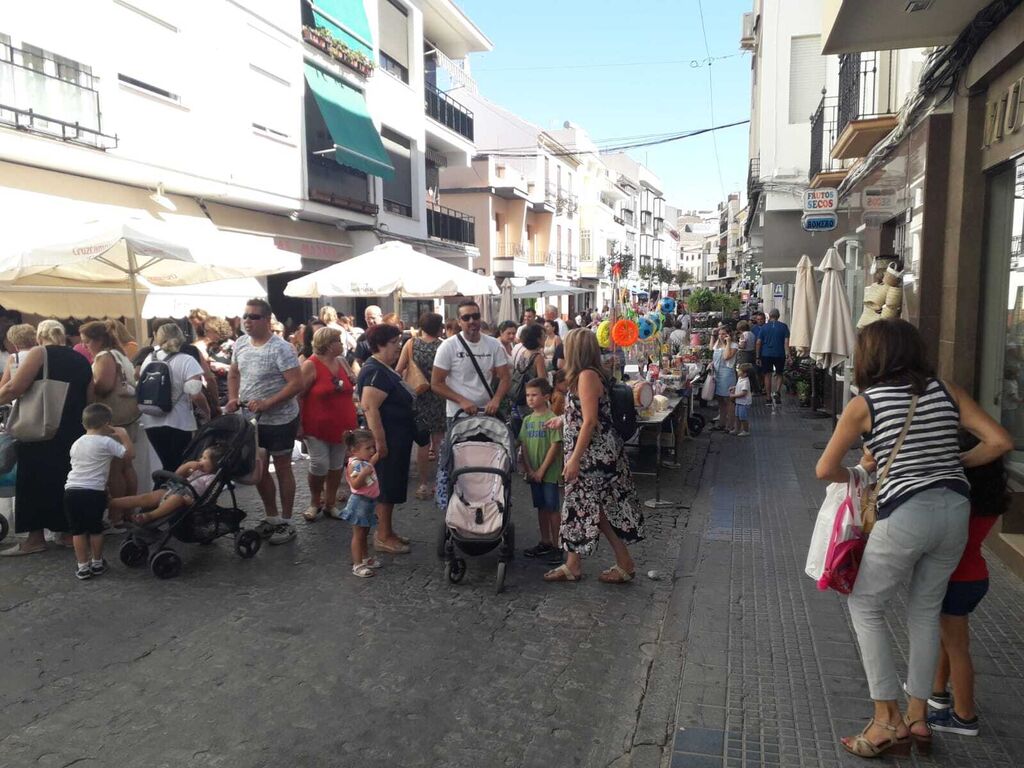 Las fotograf&iacute;as de Montilla Market: compras, descuentos y mucha gente