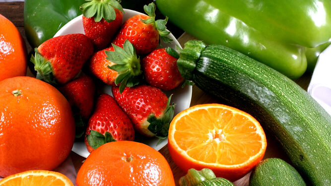 Cesta de frutas, verduras y hortalizas.