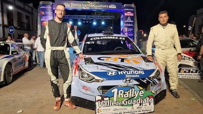 Los ganadores del primer rallye Valle del Guadiato, Pedro Pérez y Alejandro Leseduarte.