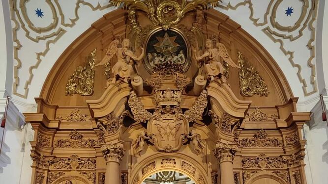 Ático del retablo mayor de la ermita-santuario de la Virgen de la Estrella de Villa del Río en la actualidad.