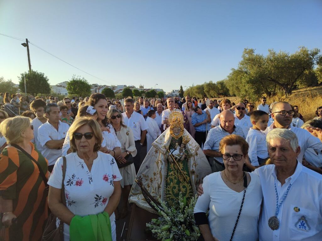 Santaella celebra el 450 aniversario de la primera salida procesional de la Virgen del Valle, en fotograf&iacute;as