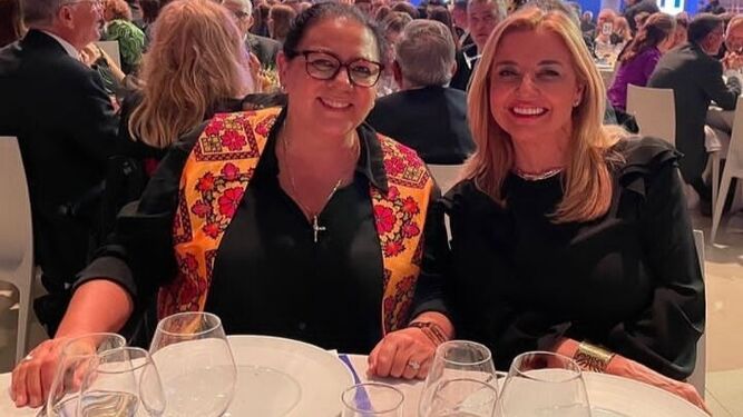 María del Monte e Inmaculada Casal en la última foto compartidas juntas, en la cena de los premios Planeta del pasado día 15