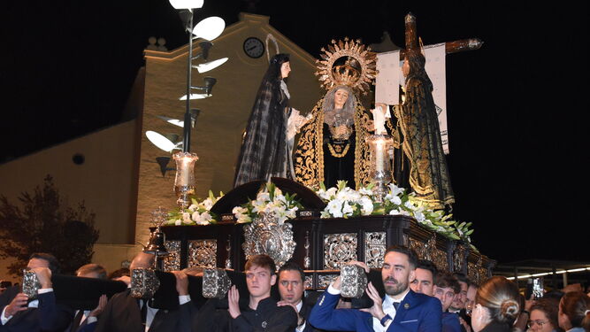 Trono de la Vera Cruz, San Juan, María Magdalena y Nuestra Señora de la Soledad.