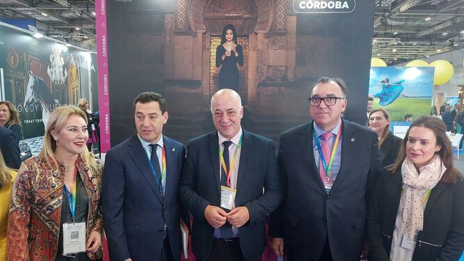 Representantes de la Diputación de Córdoba y la Junta de Andalucía en la World Travel Market de Londres.