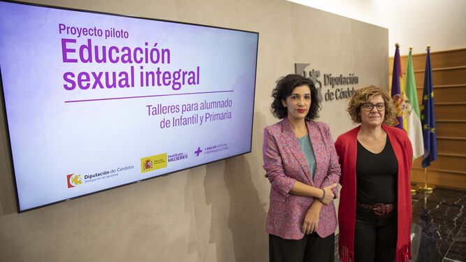 Antonia Morillas y Alba Doblas, en la presentación de los talleres.