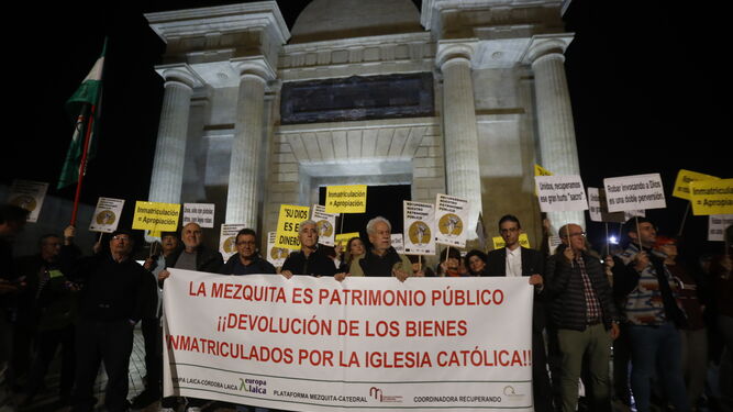 Concentración en Córdoba contra las inmatriculaciones.