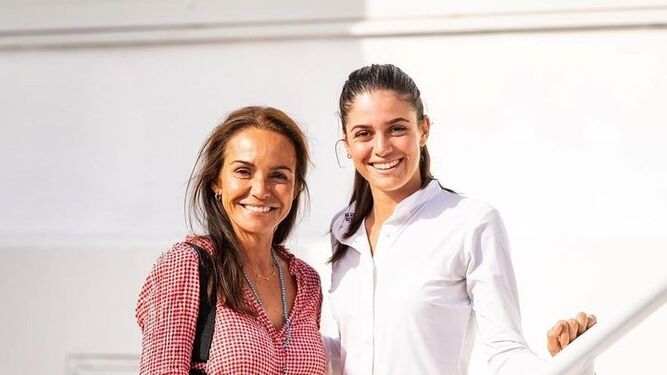 Elena Cullell y su hija Sira en una fotografía compartida por la joven amazona.