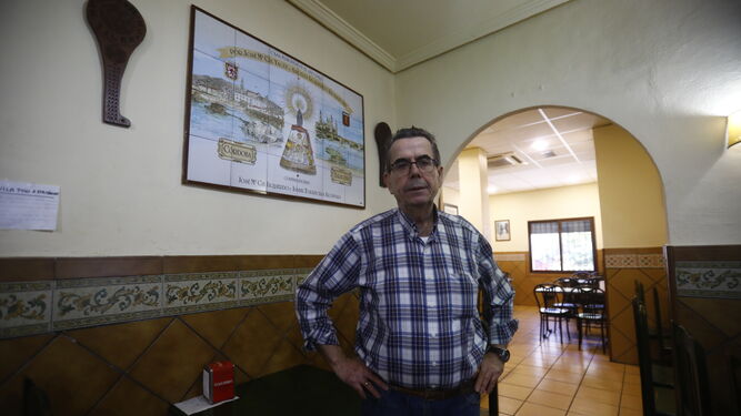 Pepe Gil posa en el interior de La Pilarica.