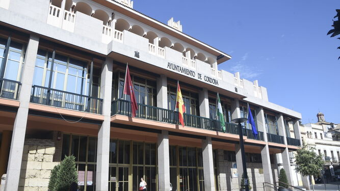 Fotos de la fachada del Ayuntamiento de Córdoba.