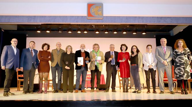 Foto de familia de los premiados en la II Gala de la Cultura de la Diputación de Córdoba.
