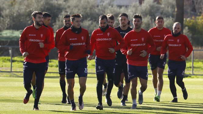 Los jugadores del Córdoba se ejercitan en la Ciudad Deportiva.