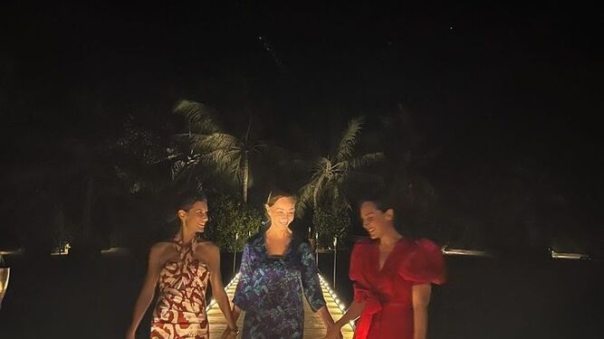 Tamara Falcó ha estado arropada por Isabel Preysler y Ana Boyer en su celebración sorpresa de cumpleaños en las Islas Maldivas.
