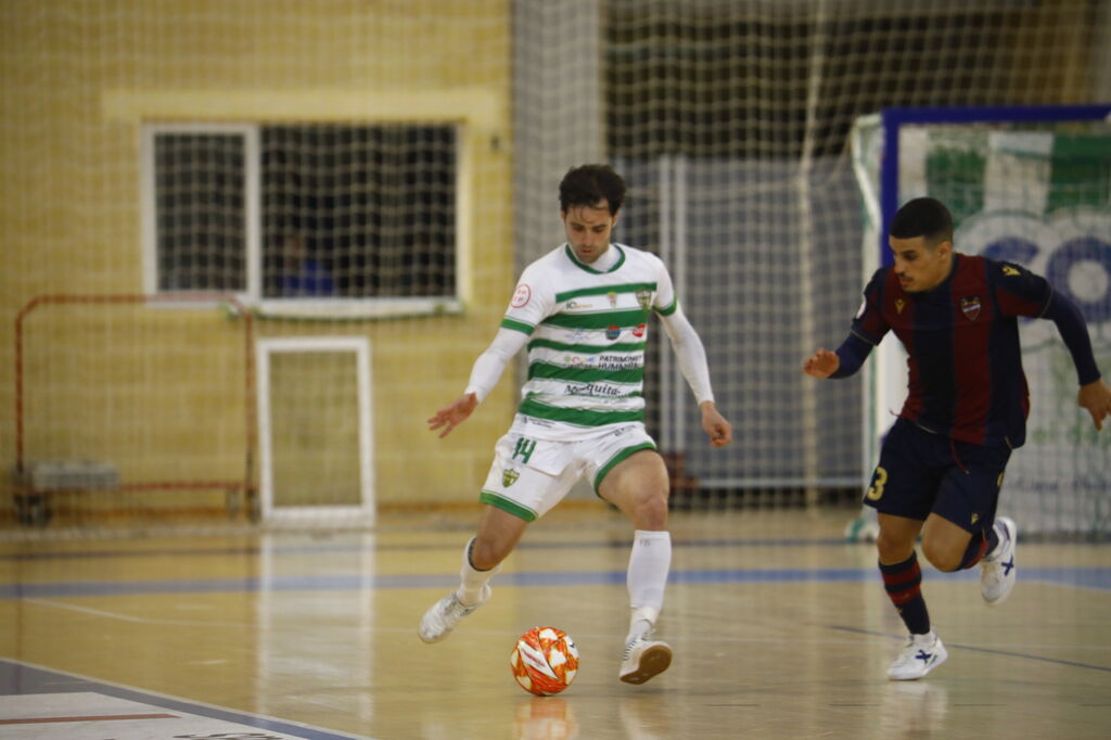 Las im&aacute;genes del emocionante empate entre el C&oacute;rdoba Futsal y el Levante Futsal