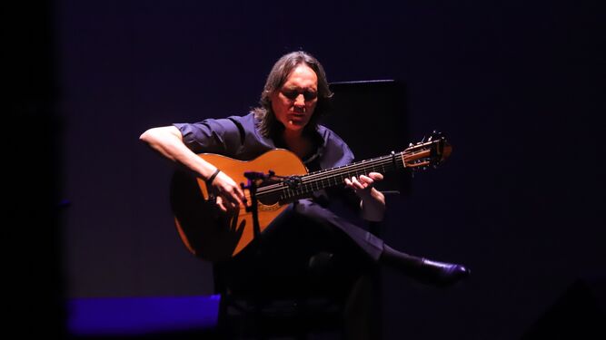 Vicente Amigo, durante el recital en el Gran Teatro de Córdoba.