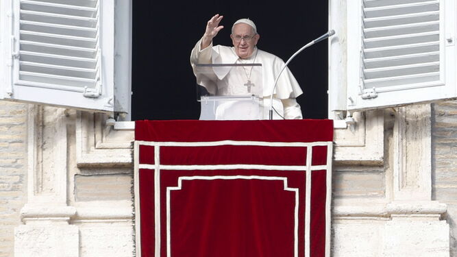 El papa Francisco, durante el Ángelus de Año Nuevo, este domingo.