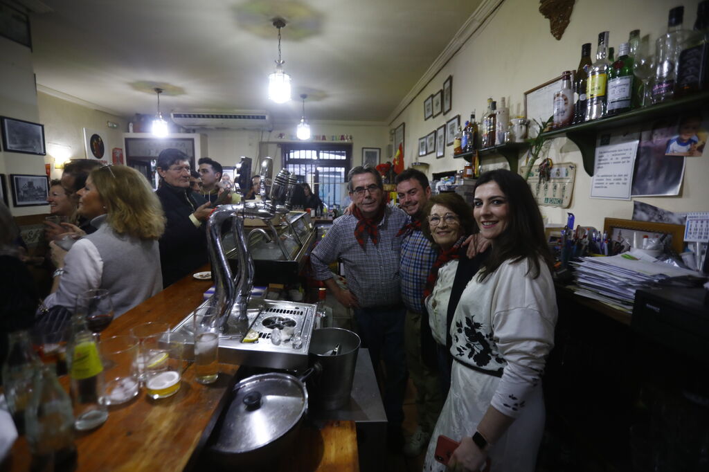 Fotograf&iacute;as: La despedida de La Pilarica, el m&iacute;tico bar de Ciudad Jard&iacute;n que cierra tras 77 a&ntilde;os de historia
