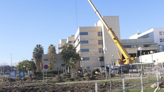 Terrenos donde se levantará el nuevo edificio de Consultas Externas del Materno-Infantil.