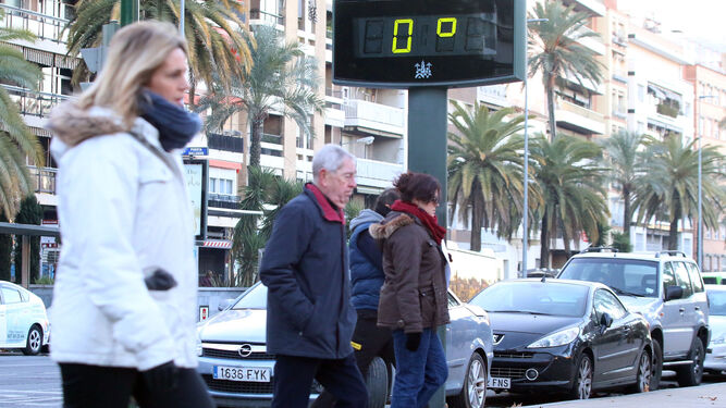 Un termómetro marca 0 grados en Córdoba.