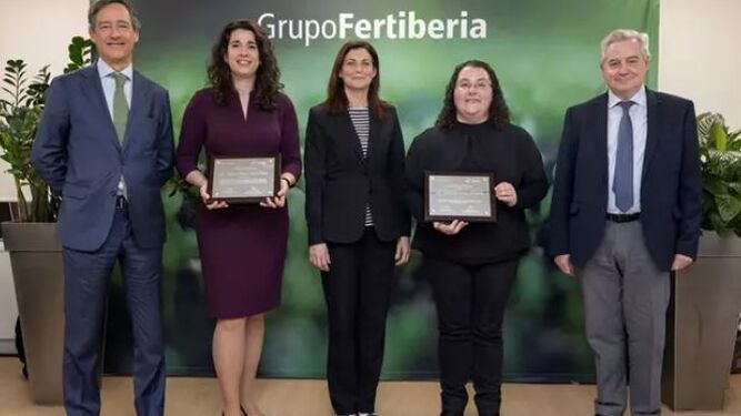 Raquel Pastor recibe el Premio Fertiberia a Mejor Tesis Doctoral en Temas Agrícolas por analizar la biofertilización.