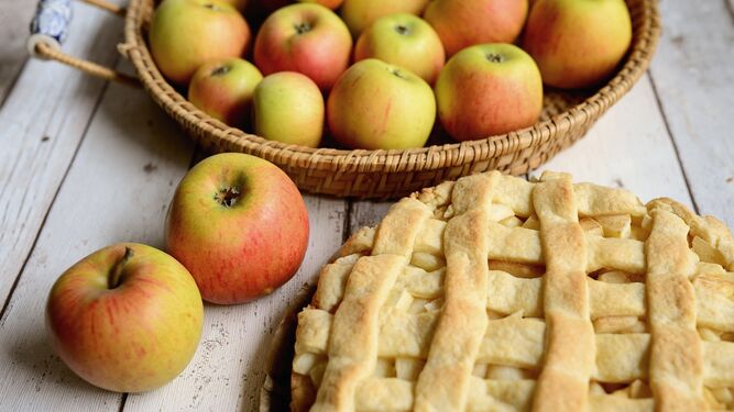 Tartaflan de manzana y caqui, una manera más sana y rica de preparar un dulce