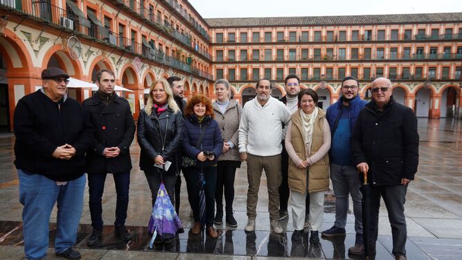 Foto de familia de la coalición de izquierdas Hacemos Córdoba.