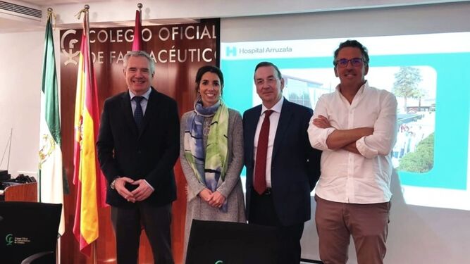 Los farmacéuticos de Córdoba, con representantes de La Arruzafa y Clínica El Brillante.