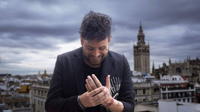 El cantante Pablo López en su última visita a Sevilla para presentar su canción 'Quasi' y cantar en la gala de los Goya.