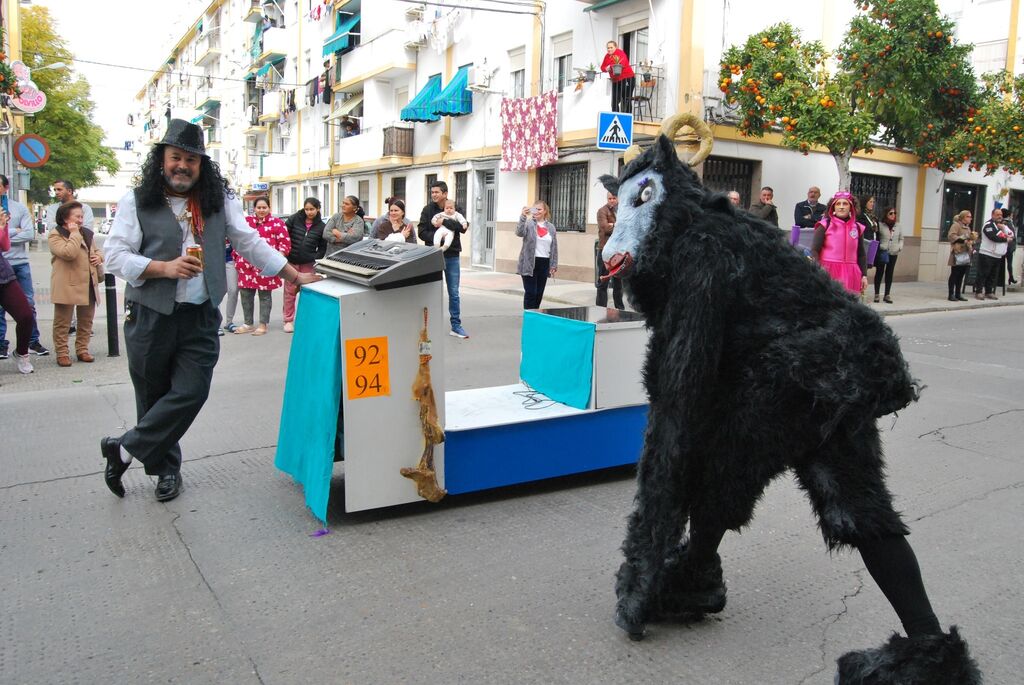 El gran pasacalles del Carnaval de Montilla, en im&aacute;genes