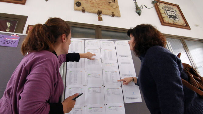 Consultas de las listas de admitidos en un centro escolar el pasado curso.