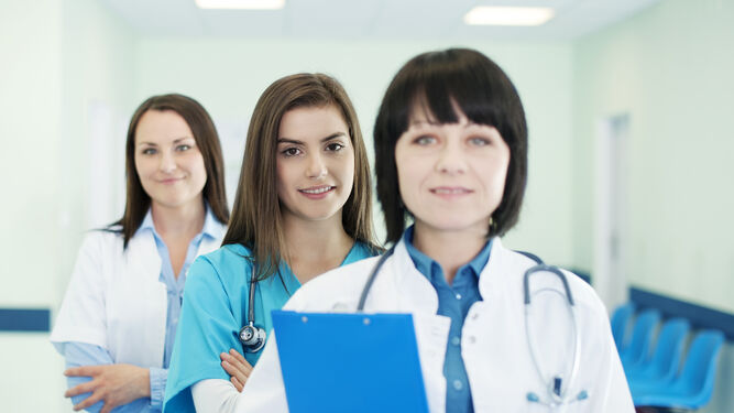 Las especialidades en el campo profesional sanitario con más mujeres y mayor brecha de género