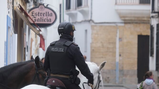 Policías en la Judería de Córdoba.