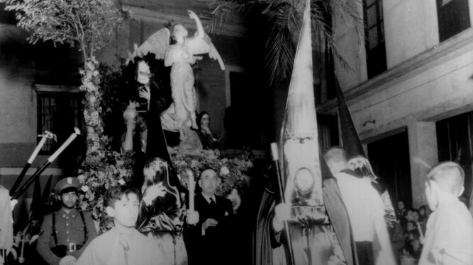 Una imagen antigua de la procesión de la Oración en el Huerto.