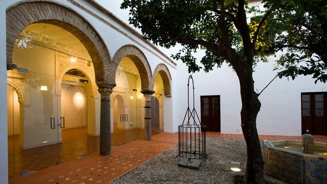 Patio principal de la sede de Casa Árabe en Córdoba.