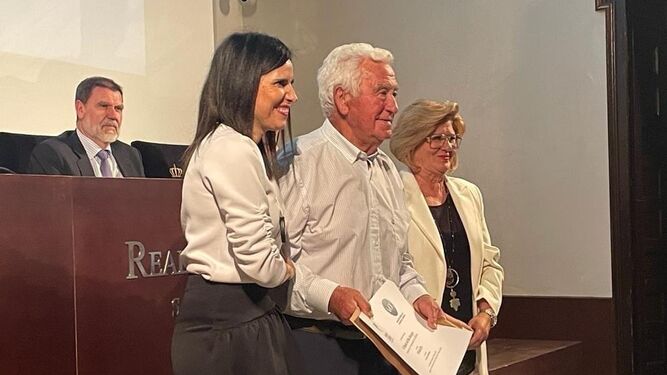 El alfarero Rafael del Río recibe el Premio Nacional de Cerámica.