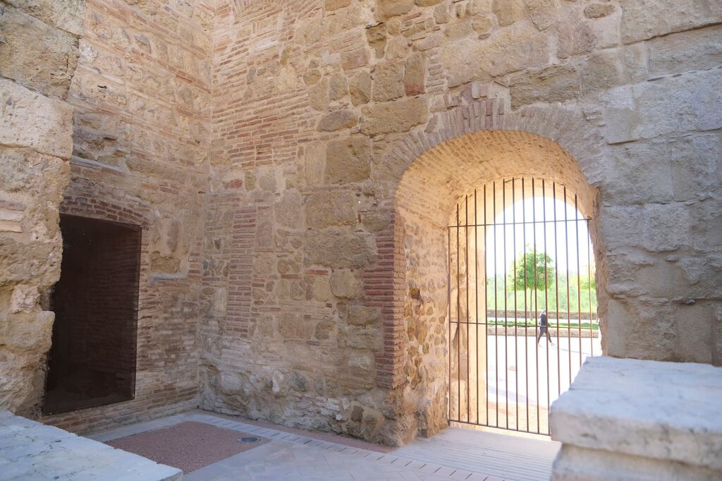 La puerta almohade del Alc&aacute;zar, ya restaurada