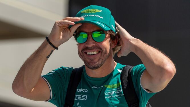 Fernando Alonso, sonriente en el circuito de Melbourne.