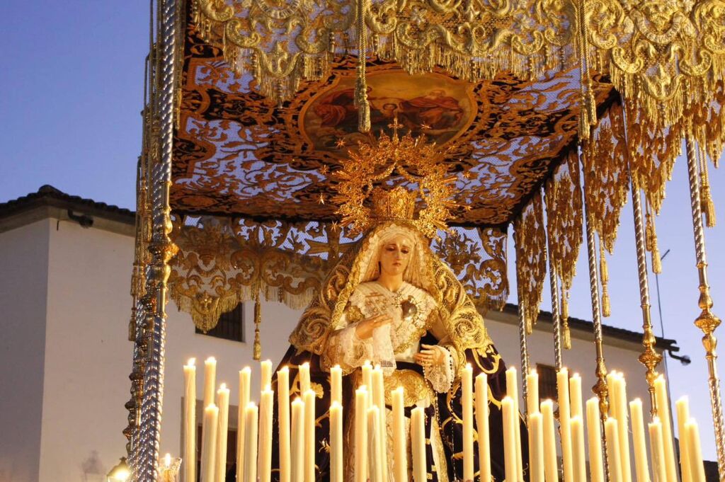 Jueves Santo en Hinojosa del Duque: La procesi&oacute;n del Huerto y los Dolores, en im&aacute;genes