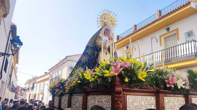 María Santísima de la Alegría procesiona en Almodóvar del Río.