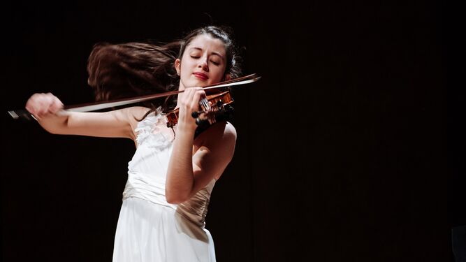 La violinista María Dueñas Fernández.