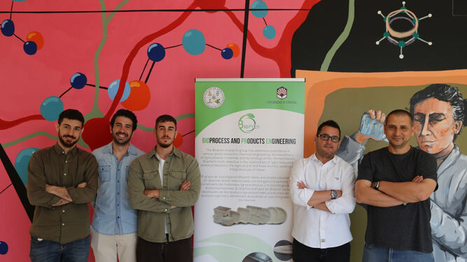 Los investigadores de la UCO Zoilo González, Eduardo Espinosa, Sergio Carrasco, Alejandro Rodríguez y Manuel Cruz.