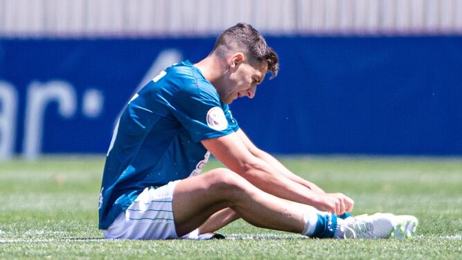 Antonio Caballero, futbolista del Córdoba CF, abatido tras la derrota de su equipo en Majadahonda.