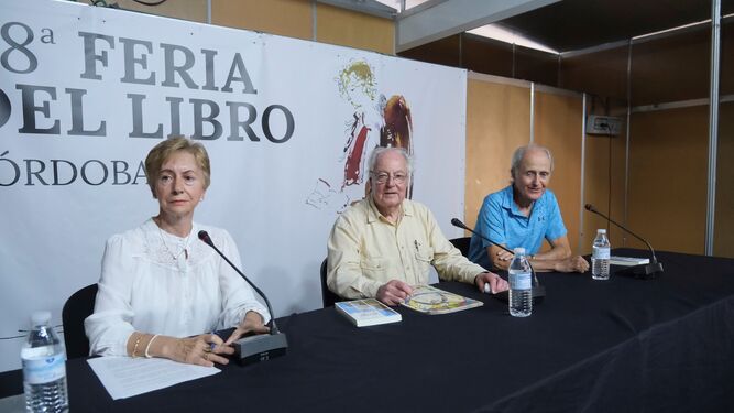 Encuentro con José Manuel Naredo en la Feria del Libro de Córdoba.