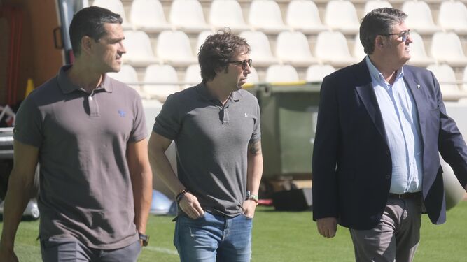 Juanito, junto a Raúl Cámara y Javier González Calvo, en un entrenamiento del Córdoba CF en El Arcángel.