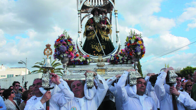 Patios de la provincia de Córdoba: Lucena se rinde una vez más ante su patrona, la Virgen de Araceli