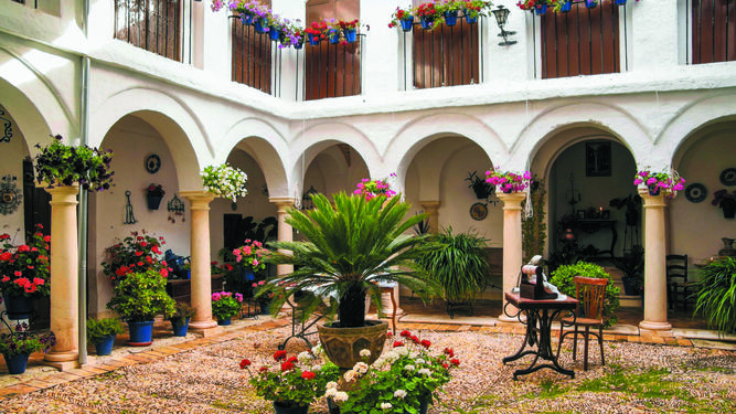 Patios en la Provincia de Córdoba: El mayo muy especial de Espejo, la magnífica atalaya de la Campiña