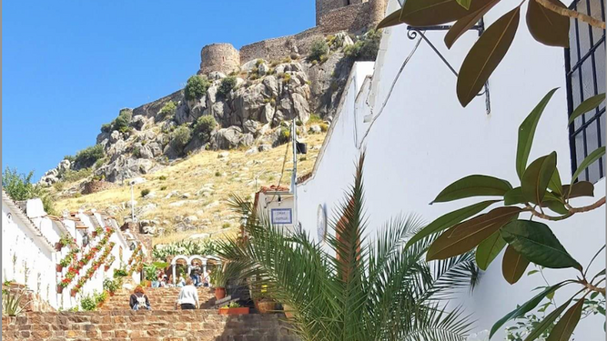 Patios de la provincia de Córdoba: Belmez o la fortaleza que se alza orgullosa en el corazón del Guadiato
